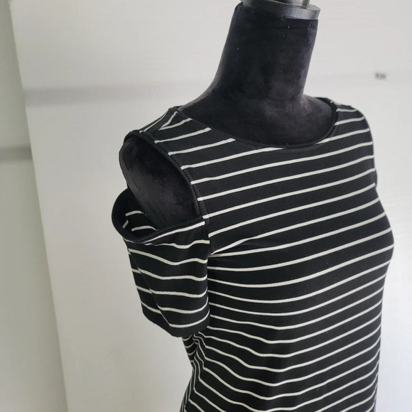WHITE HOUSE BLACK MARKET WHBM Cold Shoulder Stripe Jersey Knit Shift Dress sz S - Picture 13 of 15